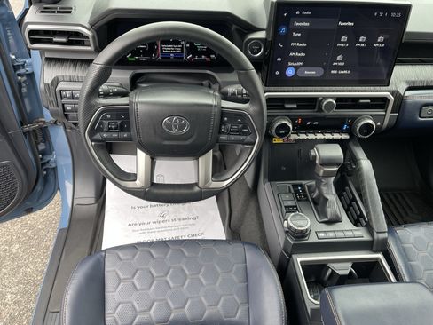 Certified 2025 Toyota 4Runner Platinum AWD/4WD image 13