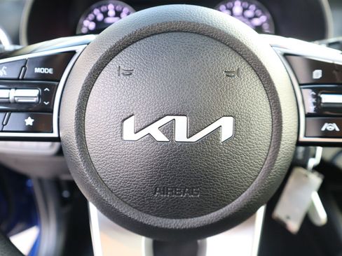 Used 2023 Kia Forte LXS image 32