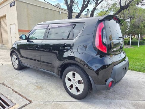 Used 2015 Kia Soul FWD image 6