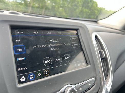 Used 2019 Chevrolet Equinox LT FWD image 13