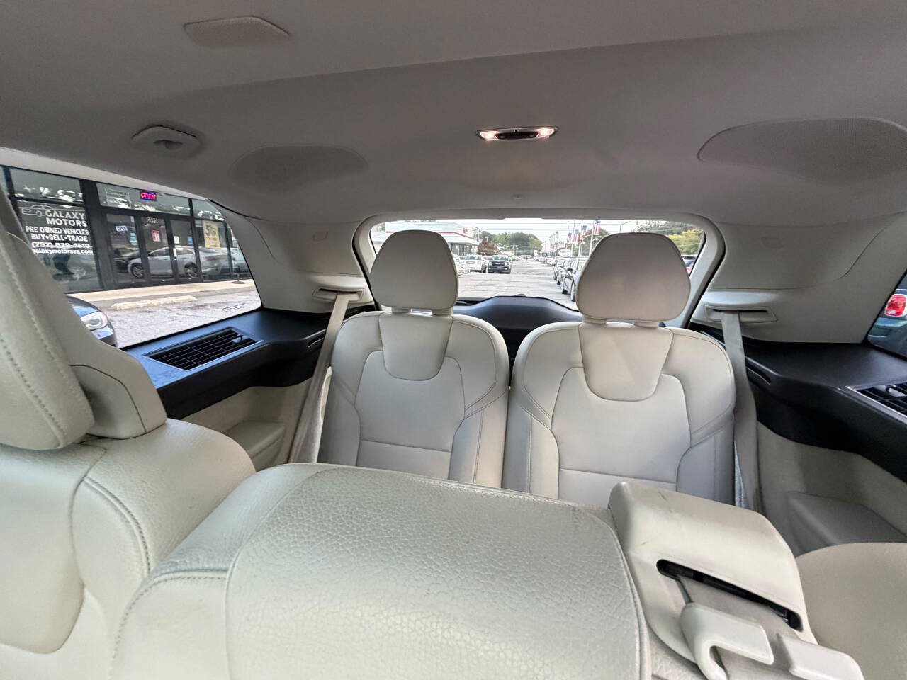 Used 2016 Volvo XC90 T6 Momentum w/ Momentum Plus Package AWD/4WD image 15