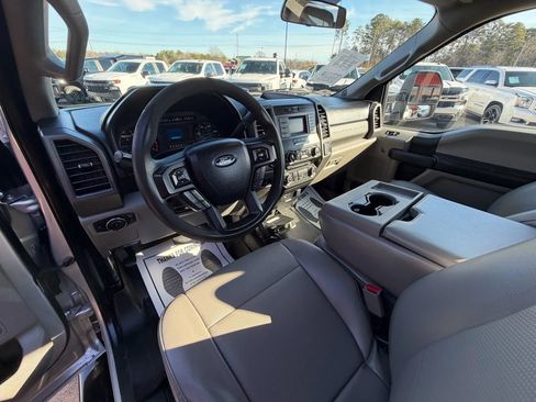 Used 2017 Ford F250 XL w/ Power Equipment Group image 6