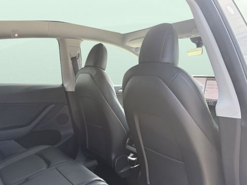 Used 2022 Tesla Model Y Long Range AWD/4WD image 43