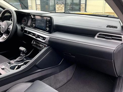 Used 2021 Kia K5 LXS FWD image 16