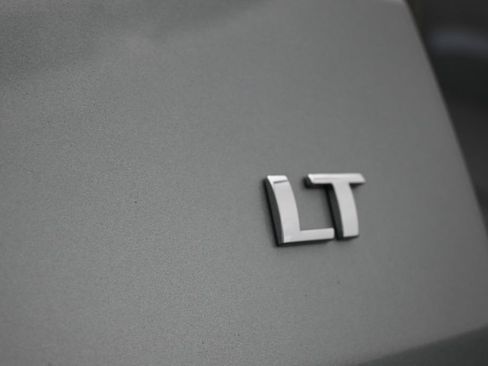 Used 2023 Chevrolet Traverse LT FWD image 35