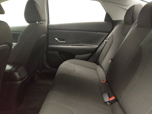 Used 2023 Hyundai Elantra SE image 18