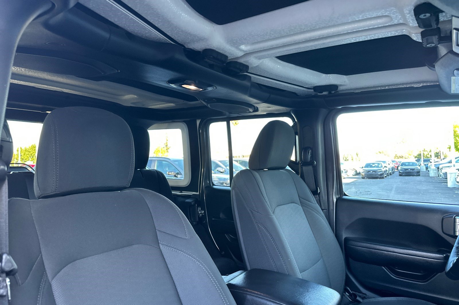 Used 2018 Jeep Wrangler Unlimited Sport S AWD/4WD image 33