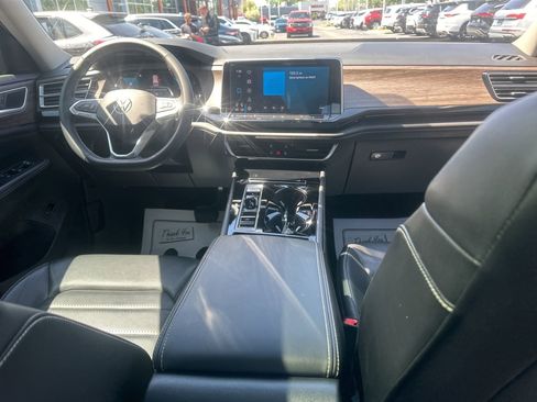 Used 2024 Volkswagen Atlas SEL AWD/4WD image 17