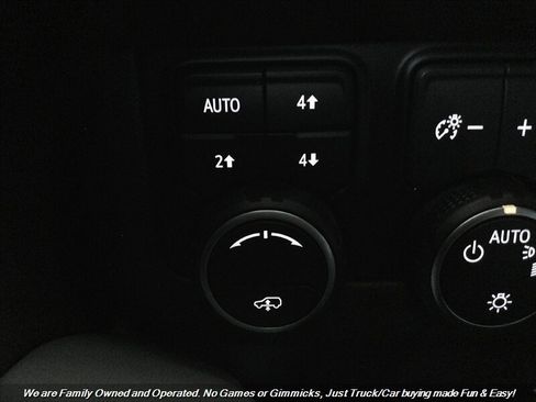 Used 2021 Chevrolet Suburban Z71 w/ Z71 Off-Road Package image 56