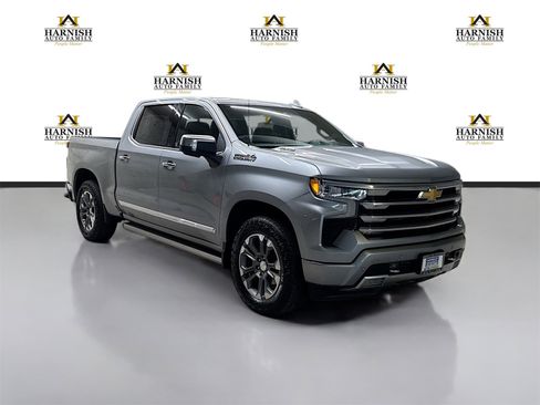 Used 2024 Chevrolet Silverado 1500 High Country w/ Technology Package image 3