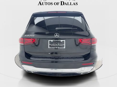 Used 2022 Mercedes-Benz GLB 250 w/ Premium Package Lite image 10