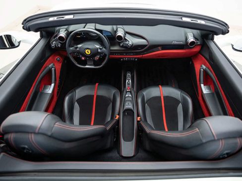 Certified 2022 Ferrari F8 Tributo RWD image 19