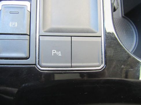 Used 2022 Volkswagen Atlas SE w/ Panoramic Sunroof Package image 52