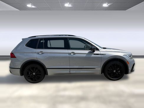 Used 2022 Volkswagen Tiguan SE R-Line FWD image 8