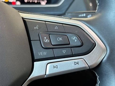 Used 2024 Volkswagen Tiguan SE AWD/4WD image 39