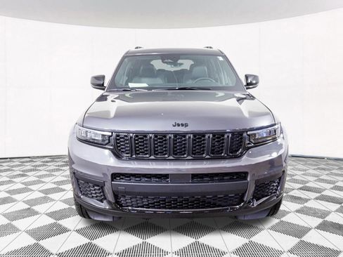 New 2025 Jeep Grand Cherokee L Altitude image 5