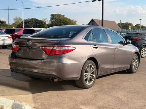 Used 2015 Toyota Camry SE FWD image 3