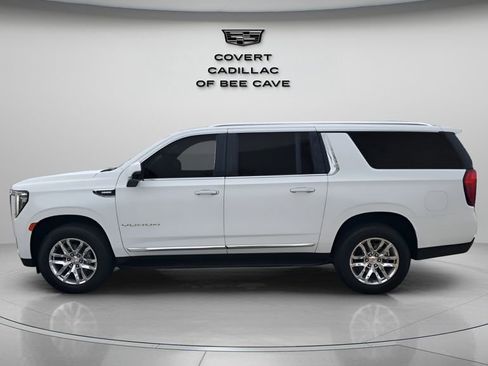 Used 2024 GMC Yukon XL SLT w/ SLT Luxury Package image 5