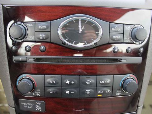 Used 2014 INFINITI Q60 Convertible w/ Premium Package image 24