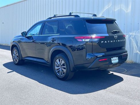 Used 2022 Nissan Pathfinder SV image 6