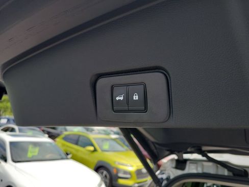 Used 2024 Nissan Rogue SL FWD image 9