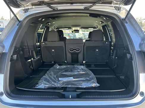 Certified 2025 Honda Pilot Sport image 8