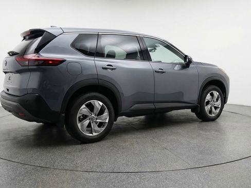 Used 2025 Nissan Rogue SV AWD/4WD image 9