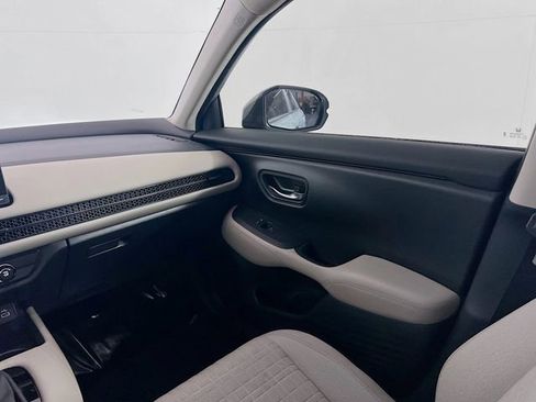 Certified 2025 Honda HR-V LX image 18