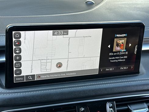 Used 2023 Genesis G70 2.0T image 18