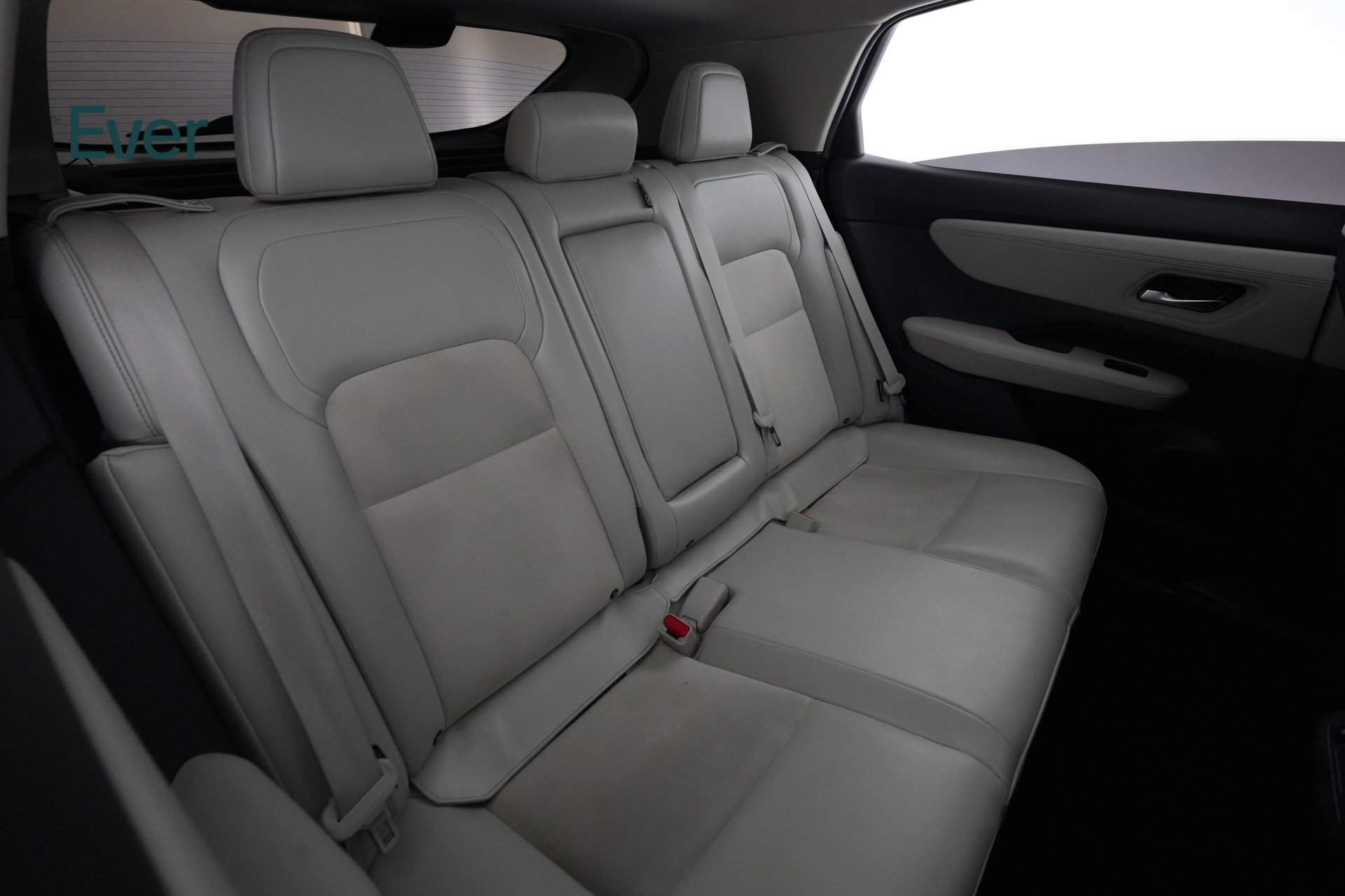 Used 2023 Nissan Ariya AWD image 5