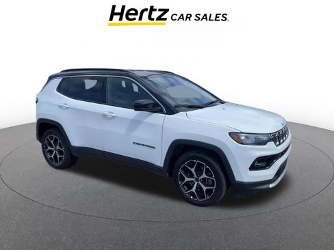 Used 2025 Jeep Compass Limited image 1