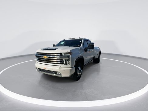 Used 2022 Chevrolet Silverado 3500 High Country image 3
