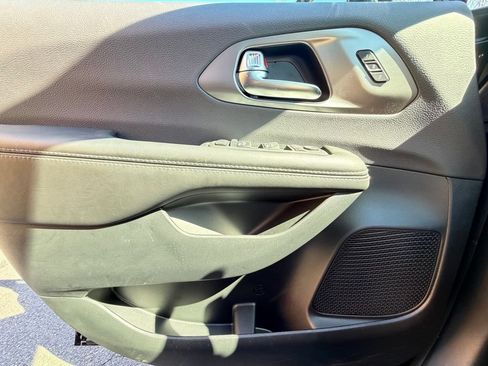 New 2026 Chrysler Pacifica Select w/ S Appearance Package FWD image 28
