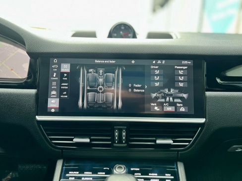 Used 2019 Porsche Cayenne image 26