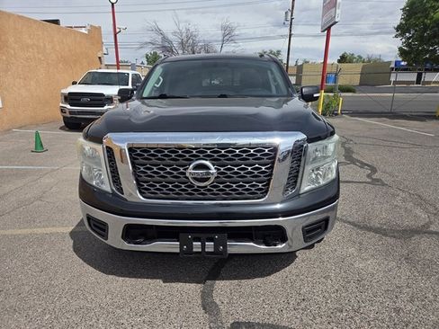 Used 2017 Nissan Titan SV image 4