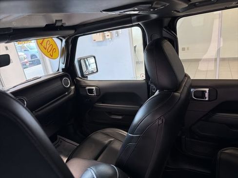 Used 2021 Jeep Wrangler Unlimited Sahara w/ Uconnect 4C Nav & Sound Group AWD/4WD image 33