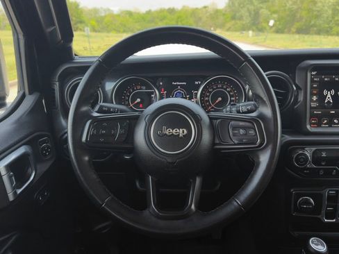 Used 2022 Jeep Wrangler Unlimited Sport AWD/4WD image 4