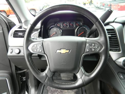 Used 2016 Chevrolet Suburban LT w/ Luxury Package image 10