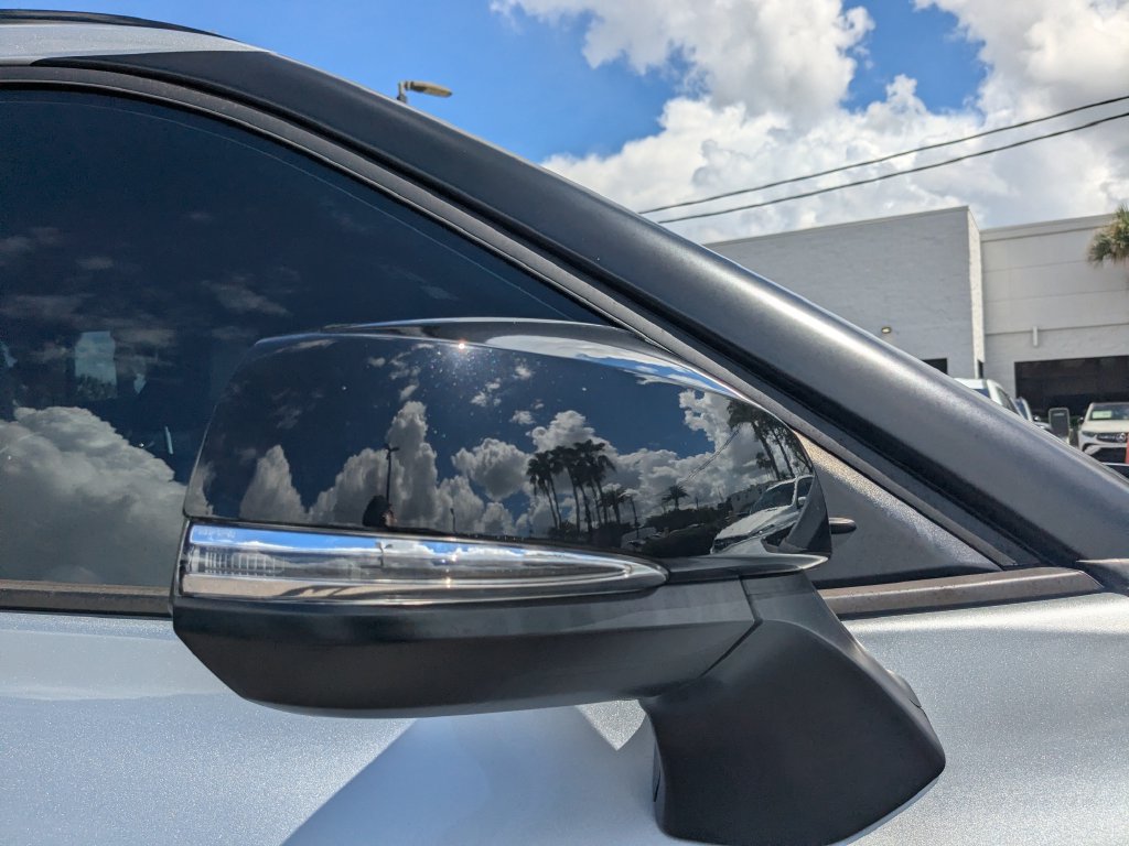 Used 2024 Toyota Highlander XSE FWD image 24