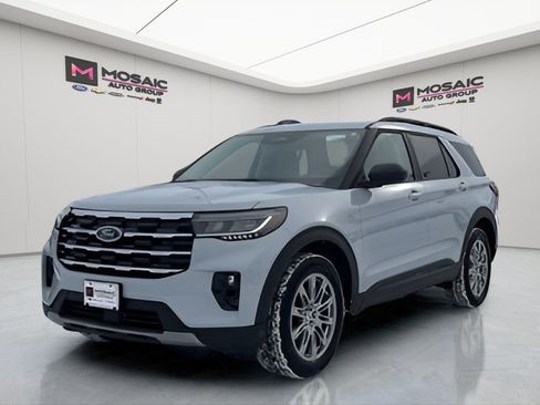 New 2026 Ford Explorer Active w/ Active Comfort Package image 3