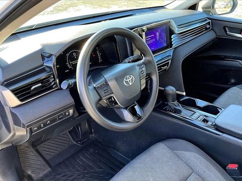 Used 2025 Toyota Camry LE image 11