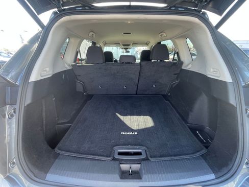 Used 2025 Nissan Rogue SV image 27