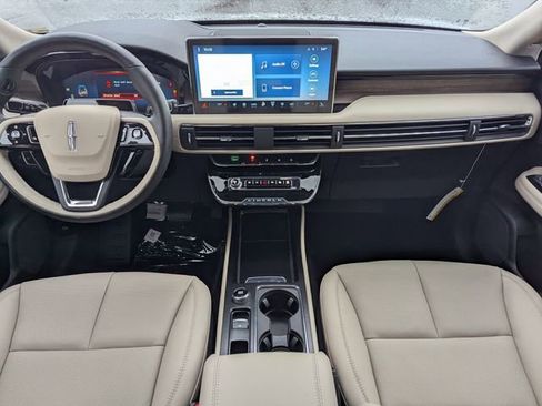 New 2026 Lincoln Corsair Reserve image 12