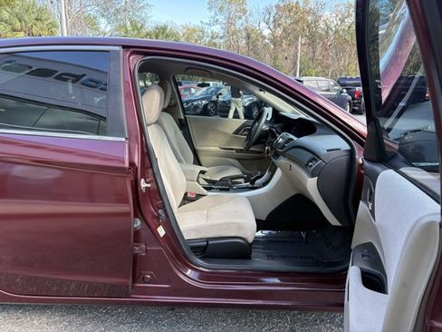 Used 2013 Honda Accord LX image 30