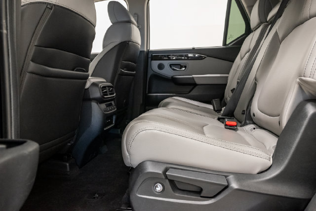Used 2025 Honda Pilot EX-L image 28