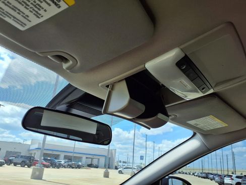 Used 2025 Nissan Altima 2.5 SV image 21