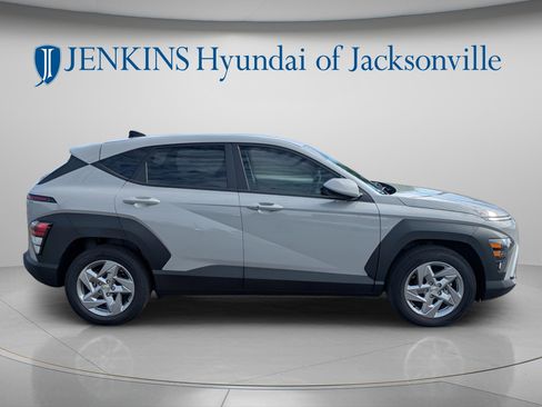 New 2026 Hyundai Kona SE FWD image 2