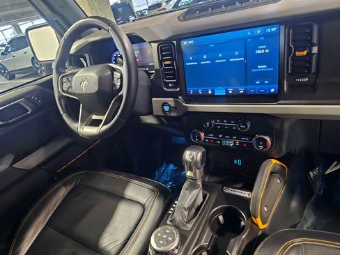 Used 2022 Ford Bronco Badlands image 38