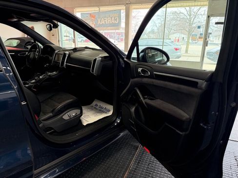 Used 2014 Porsche Cayenne GTS image 26