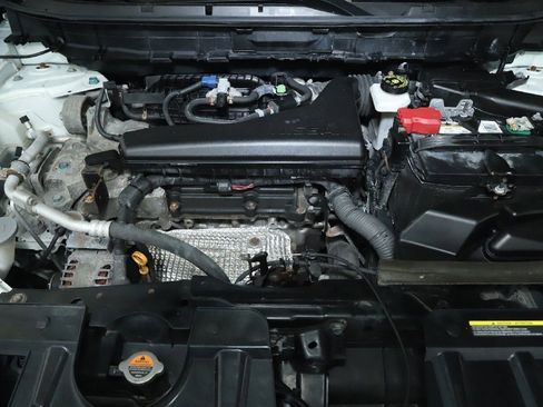 Used 2018 Nissan Rogue SV image 36